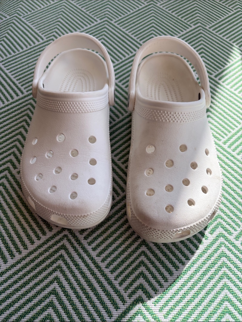 CROCS Men's Classic White Slip-On Clogs